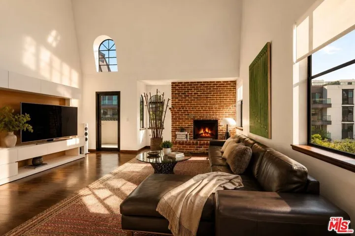 432 S Hamel Road 303, Los Angeles, California 90048