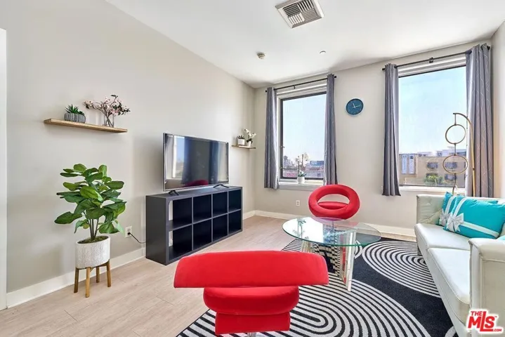 3810 Wilshire Boulevard 408, Los Angeles, California 90010