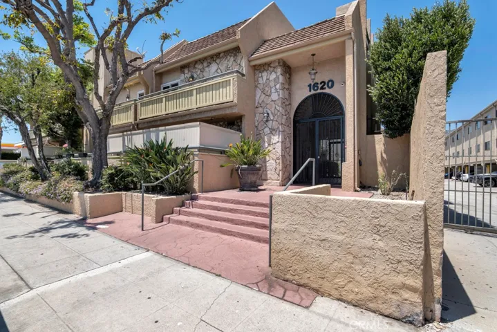 1620 N San Fernando, Burbank, California 91504
