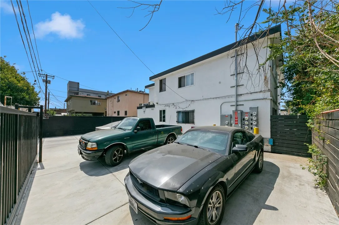 1023 E 28th, Los Angeles, California 90011 — photo 5
