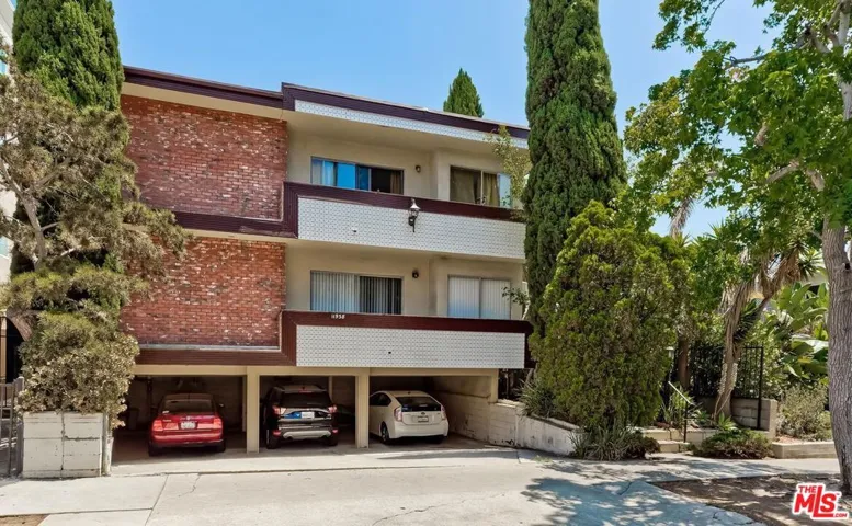11938 Goshen Avenue 9, Los Angeles, California 90049