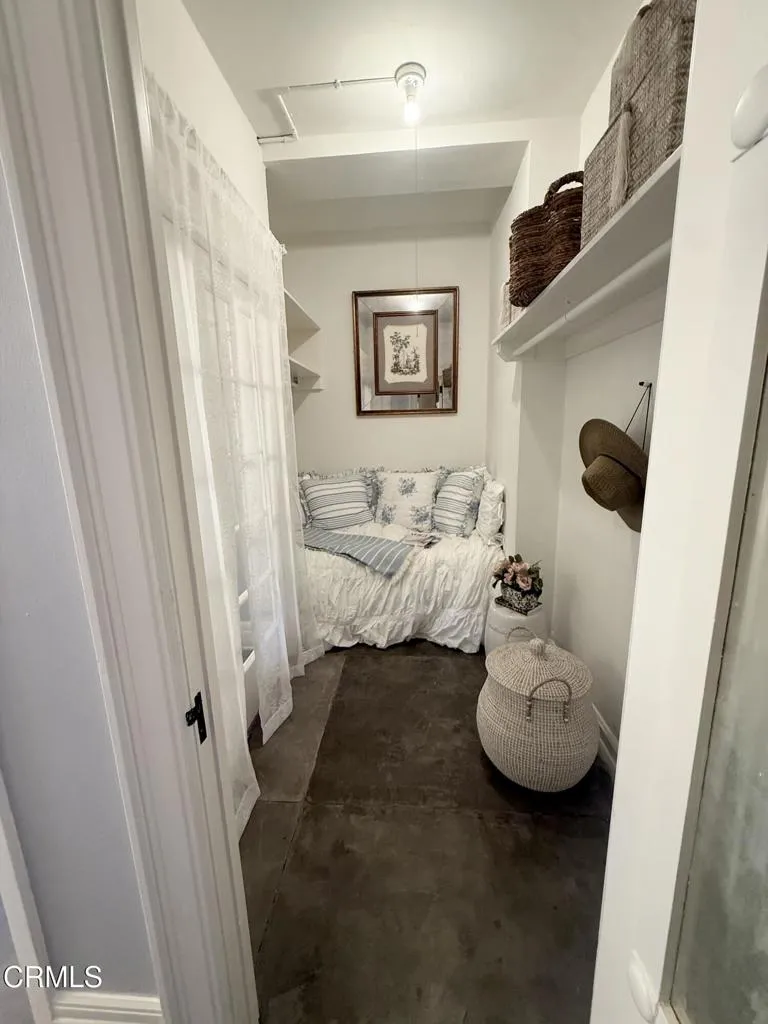 Closet/Bed