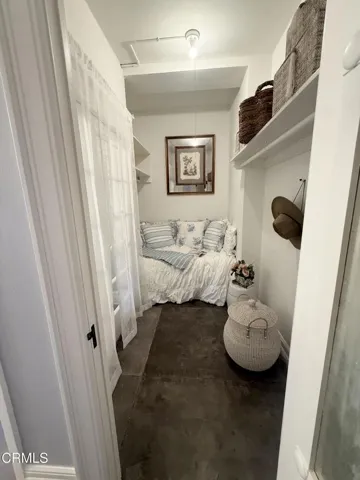 Closet/Bed
