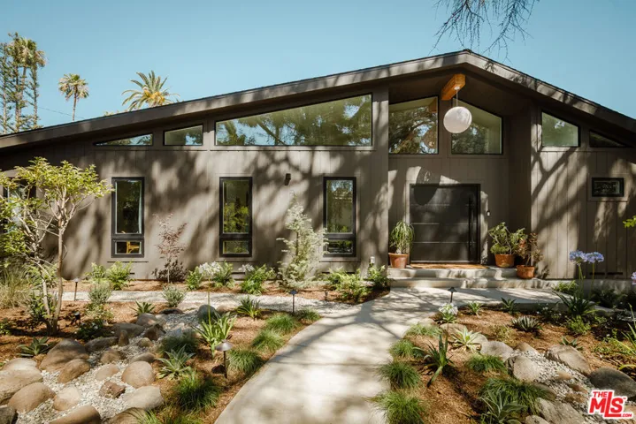 2542 Santa Rosa Avenue, Altadena, California 91001