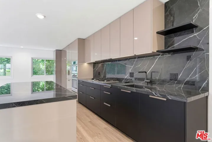 1233 N Laurel Avenue 109, West Hollywood, California 90046