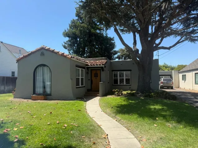 222 Oak Street, Salinas, California 93901