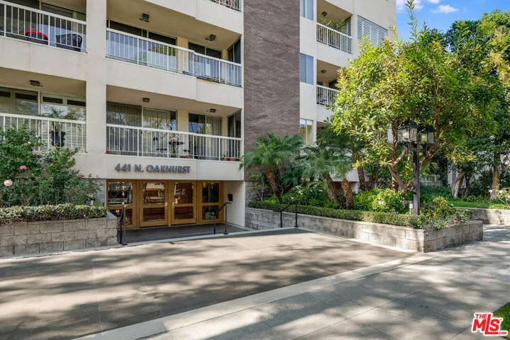 441 N Oakhurst Drive 304, Beverly Hills, California 90210