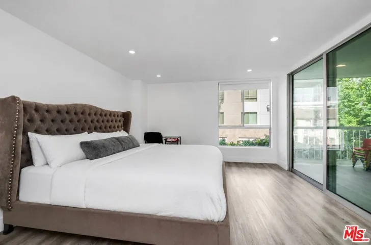 441 N Oakhurst Drive 304, Beverly Hills, California 90210