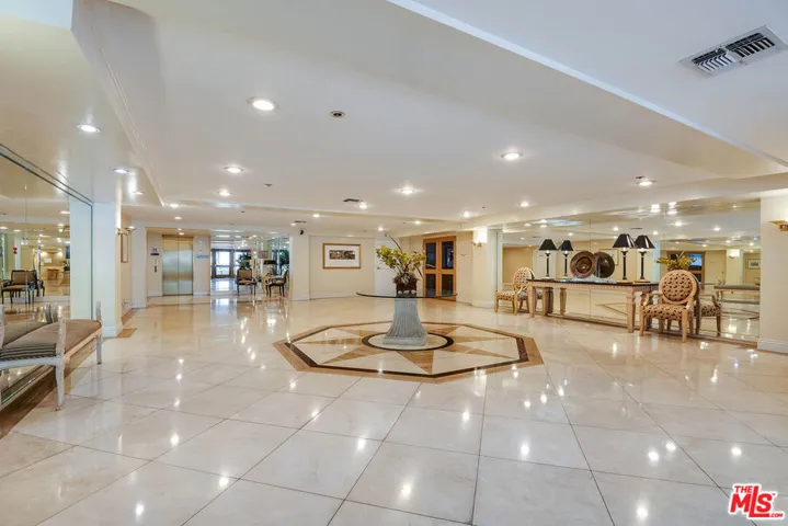 441 N Oakhurst Drive 304, Beverly Hills, California 90210