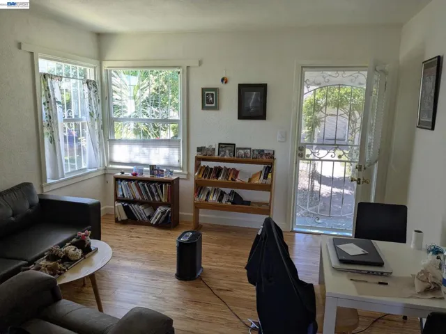 172 W Chanslor, Richmond, California 94801