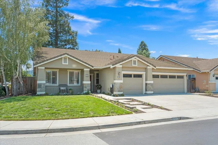 1050 Violet Way, Gilroy, California 95020