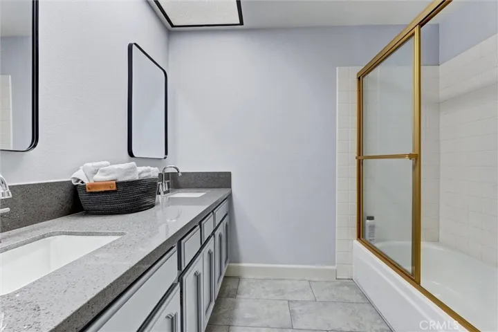 Upstairs secondary bathroom.