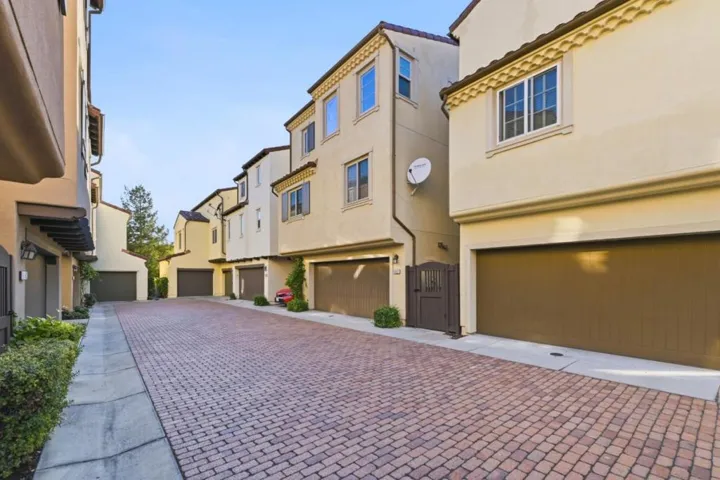 582 Ginkgo Terrace, Fremont, California 94539