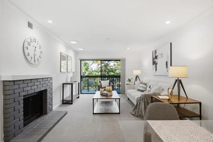 226 W Edith Avenue 33, Los Altos, California 94022