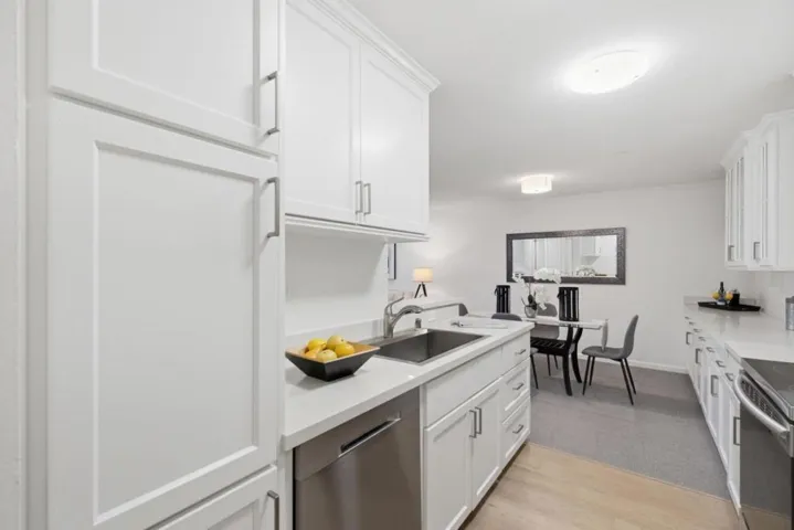 226 W Edith Avenue 33, Los Altos, California 94022
