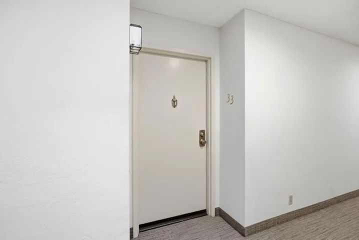 226 W Edith Avenue 33, Los Altos, California 94022