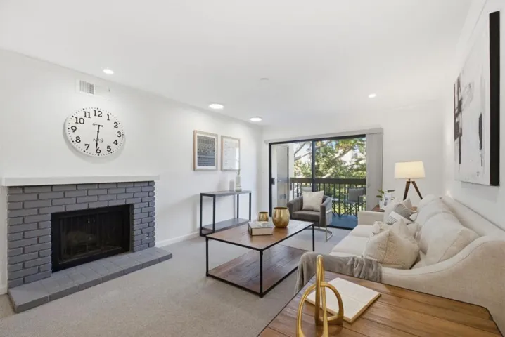 226 W Edith Avenue 33, Los Altos, California 94022
