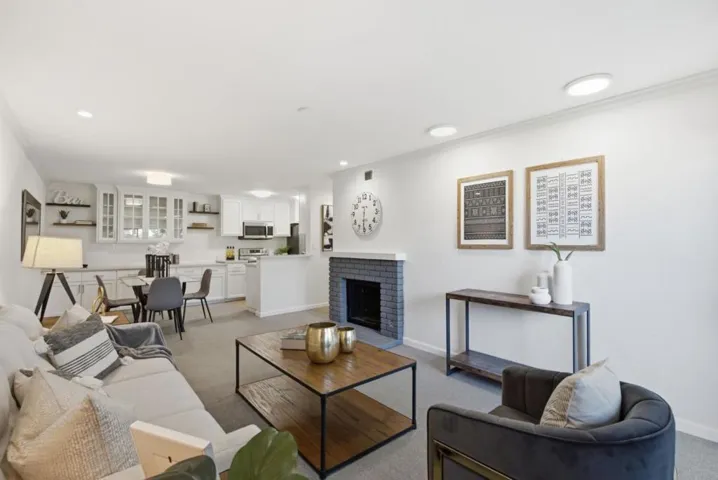 226 W Edith Avenue 33, Los Altos, California 94022