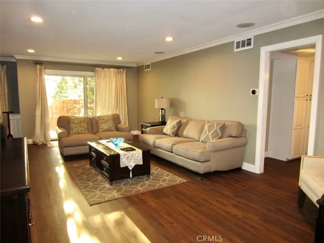 266 S Madison Avenue 106, Pasadena, California 91101