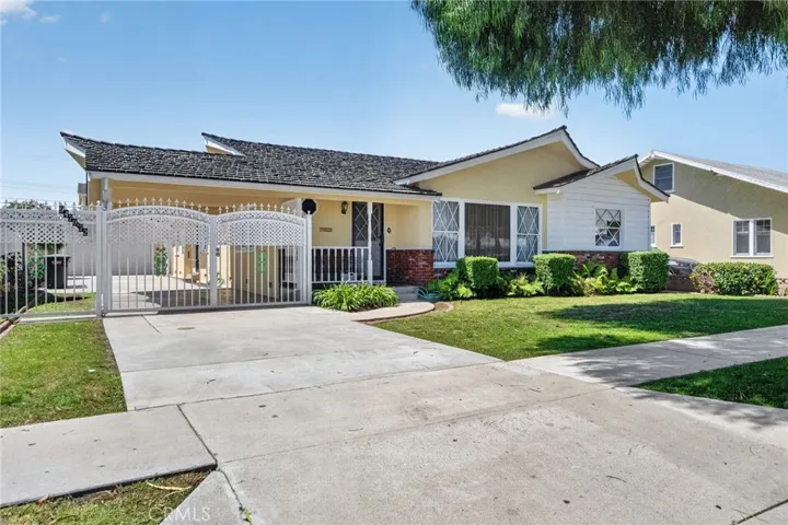 9470 9472 Foster, Bellflower, California 90706