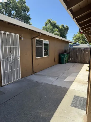 722 E Swain Rd, Stockton, California 95207 — photo 4