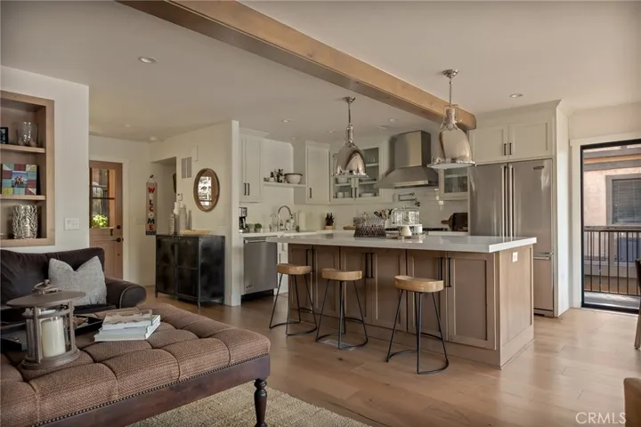 OPEN KITCHEN