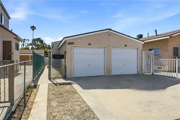 9234 Elizabeth Avenue, South Gate, California 90280 — photo 4