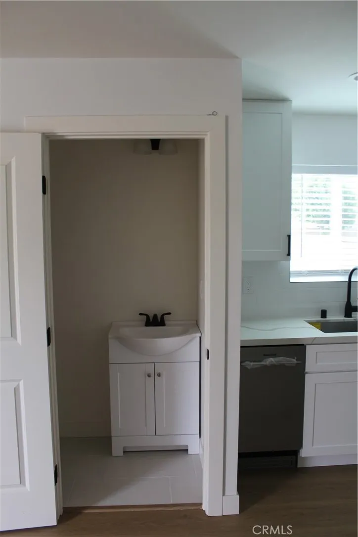 ADU 1/2 Bathroom
