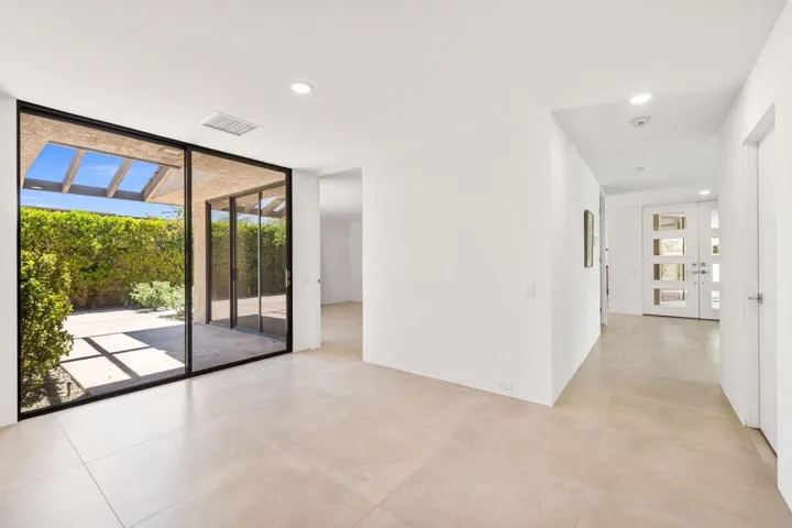 Morning Room/Hallway to Bedrooms