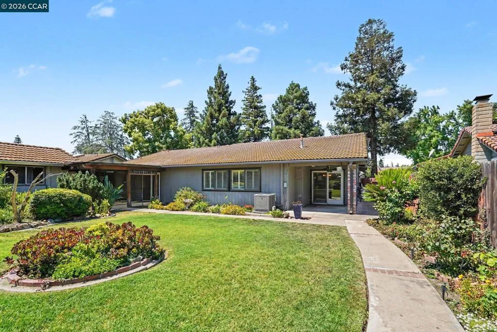 2356 Golden Bear Cir