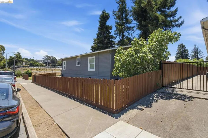 4201 Redding Street, Oakland, California 94619