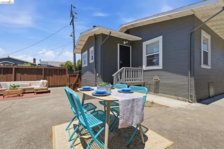 4201 Redding Street, Oakland, California 94619