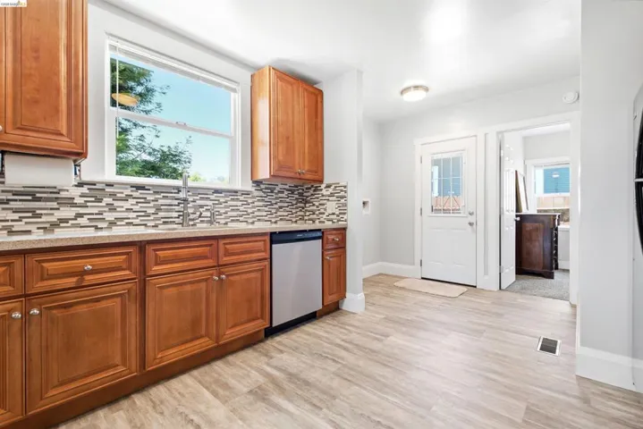 4201 Redding Street, Oakland, California 94619