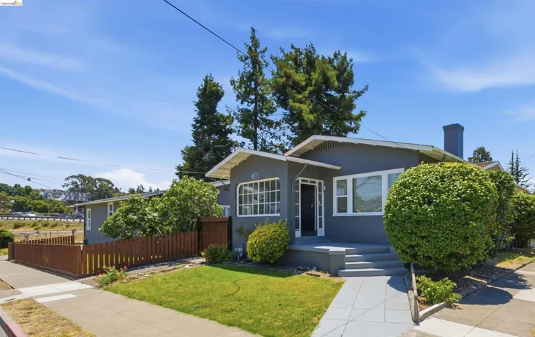 4201 Redding Street, Oakland, California 94619