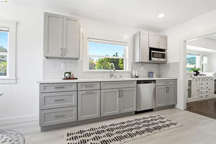 4201 Redding Street, Oakland, California 94619