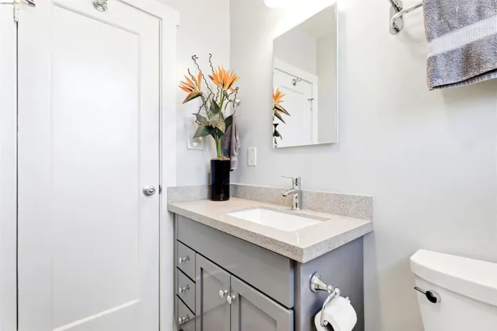 4201 Redding Street, Oakland, California 94619