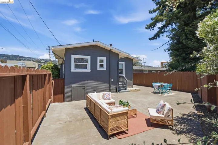 4201 Redding Street, Oakland, California 94619