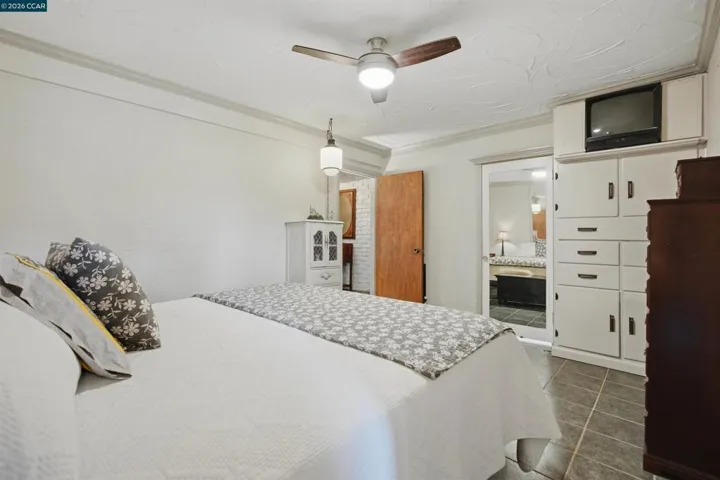 5249 Olive Dr., Concord, California 94521-3111