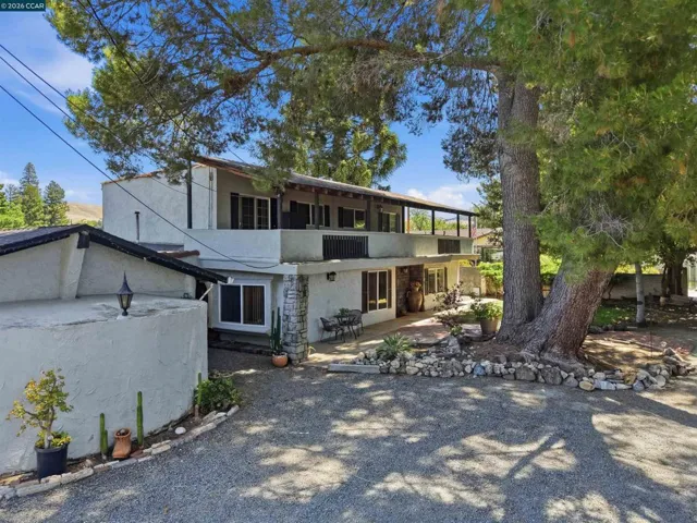5249 Olive Dr., Concord, California 94521-3111