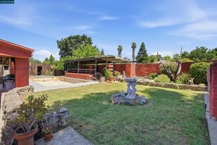 5249 Olive Dr., Concord, California 94521-3111