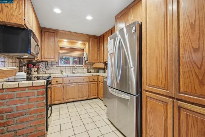 5249 Olive Dr., Concord, California 94521-3111