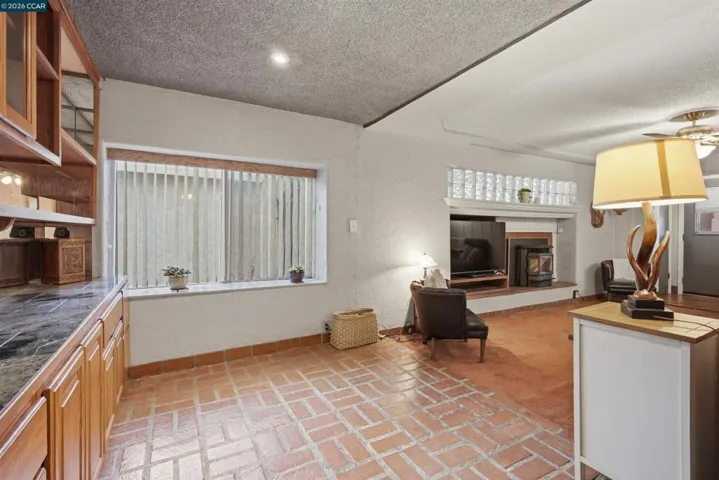5249 Olive Dr., Concord, California 94521-3111