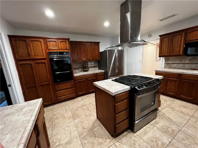 5871 Fullerton Avenue, Buena Park, California 90621