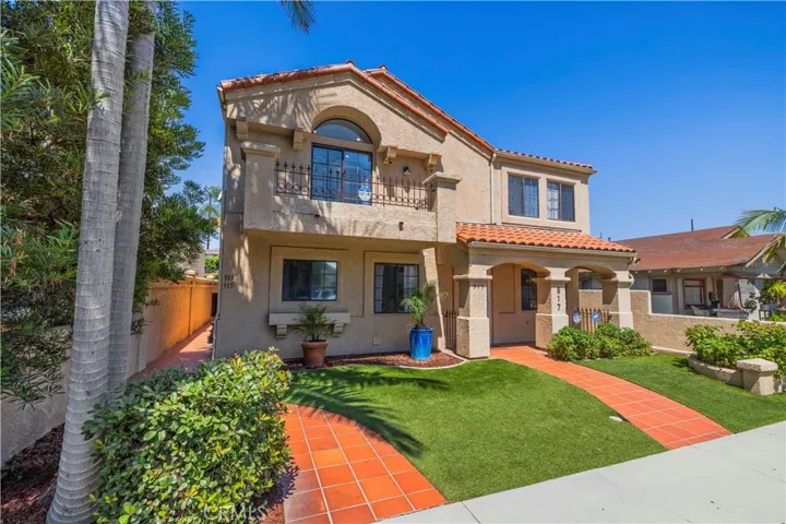 917 Euclid 1, Long Beach, California 90804