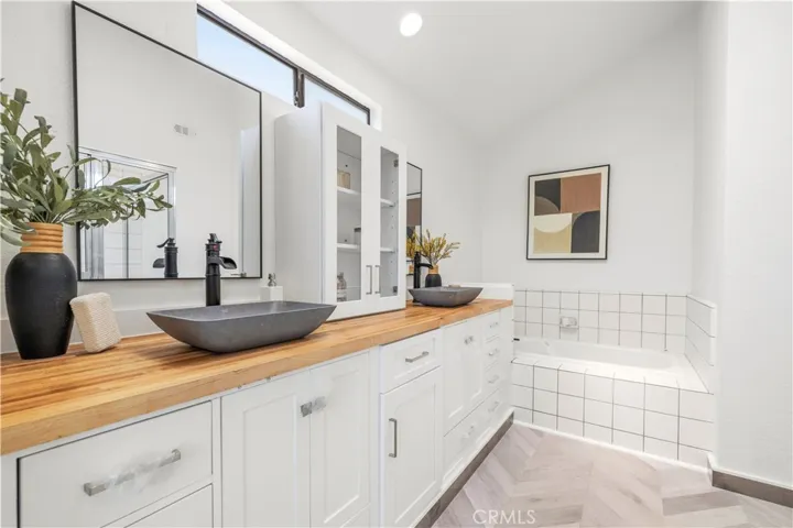 917 Euclid 1, Long Beach, California 90804
