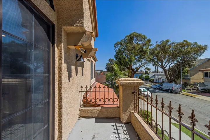 917 Euclid 1, Long Beach, California 90804