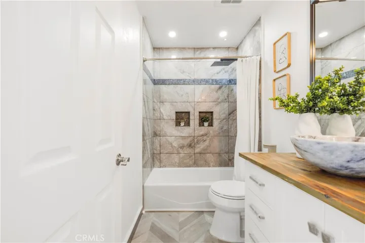 917 Euclid 1, Long Beach, California 90804