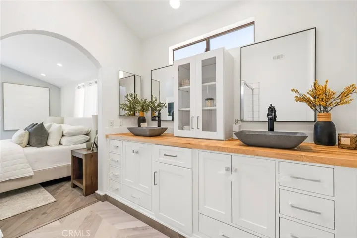 917 Euclid 1, Long Beach, California 90804