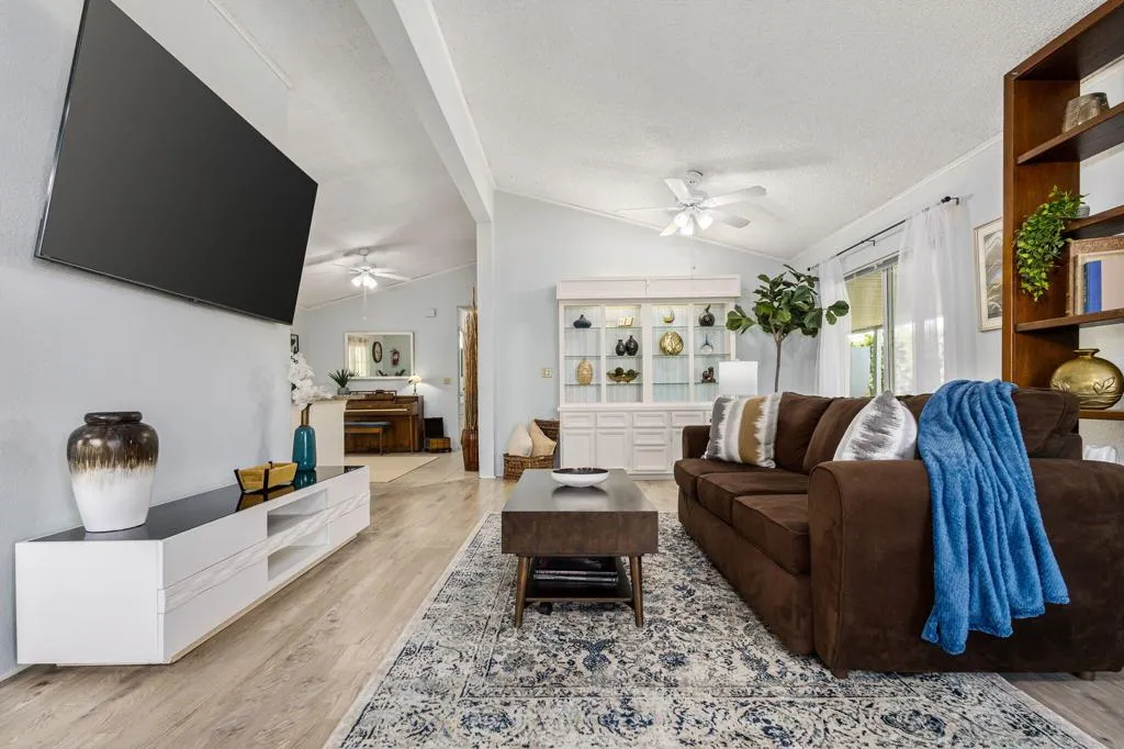 73450 Country Club Dr., spc 33