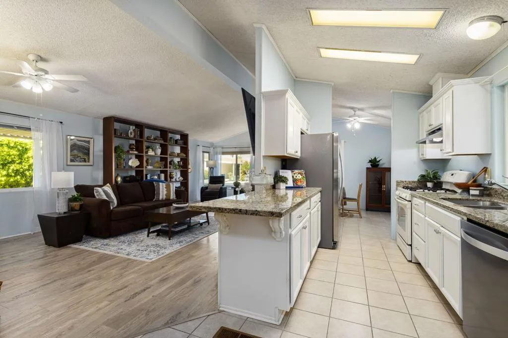 73450 Country Club Dr., spc 33